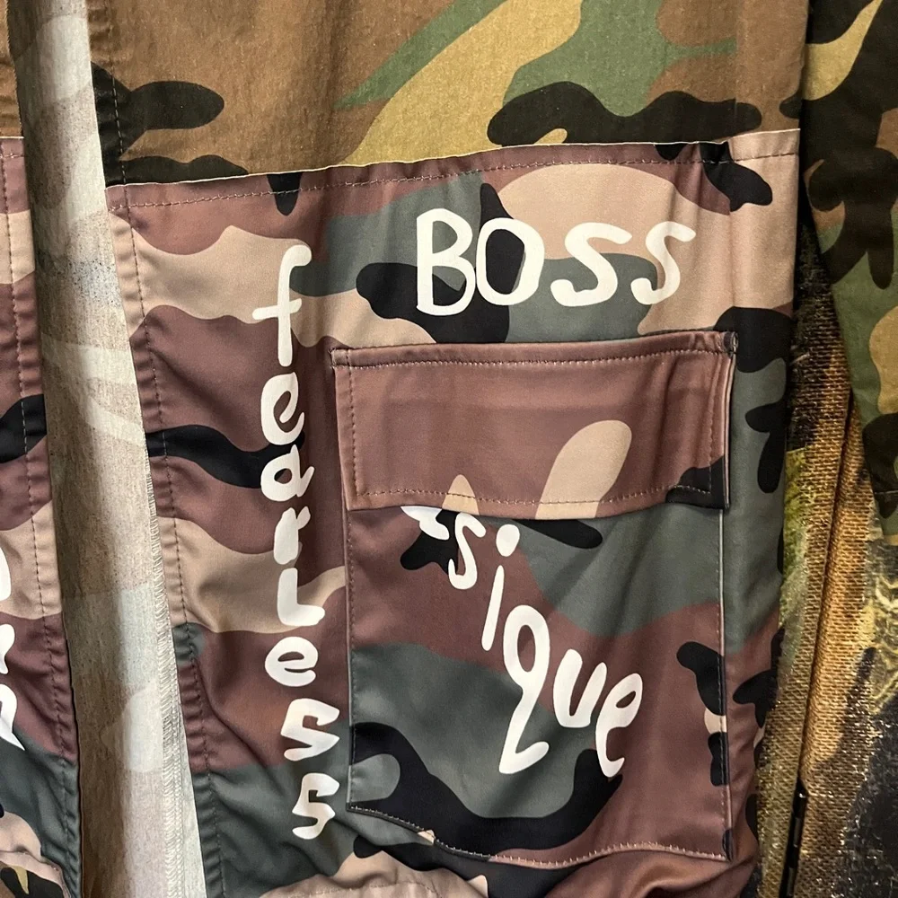 CAMO Trench Coat "There's Nothing Like a SISTAH" Graffiti Jacket Street Wear - Picture 3 of 11